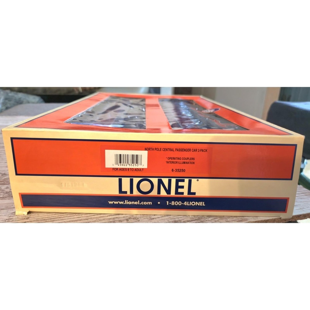 Lionel North Pole Central Victorian Christmas Passenger Cars 6-35250 - NIB - Picture 1 of 16